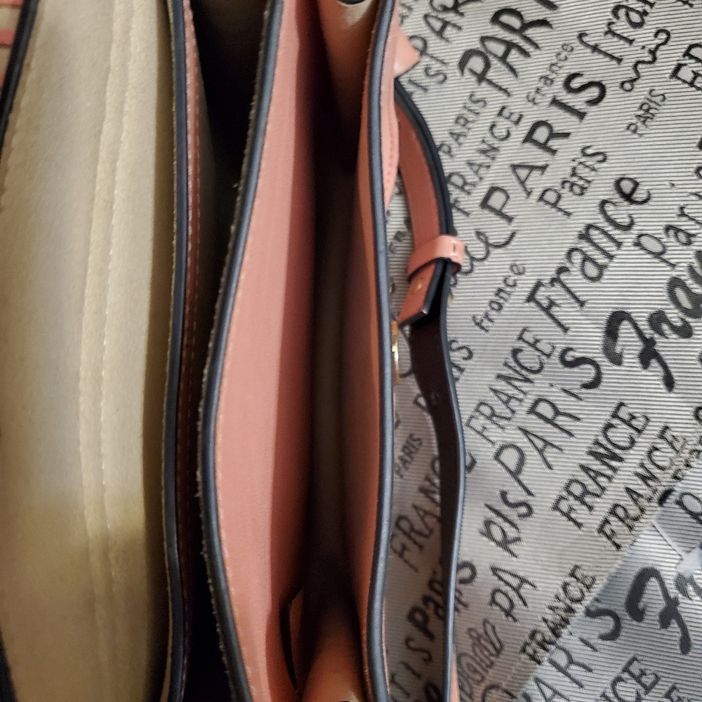 (SOLD)Authentic Chloe Hudson in salmon rose color - Picture 5 of 12